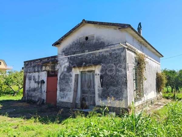 casa indipendente in vendita a Battipaglia in zona Centro Città