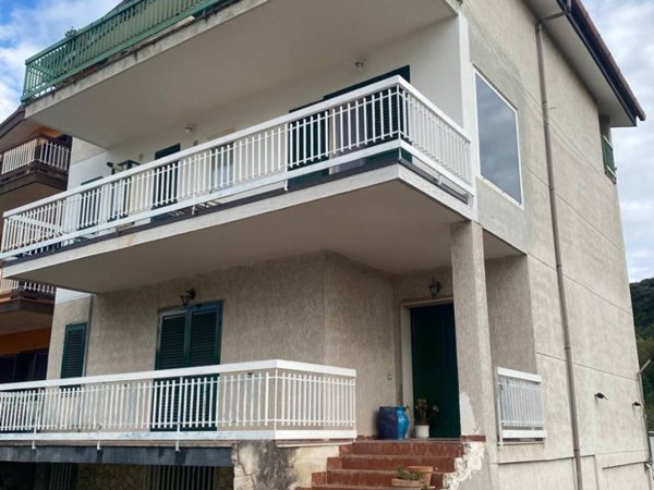 casa indipendente in vendita a Battipaglia in zona Centro Città