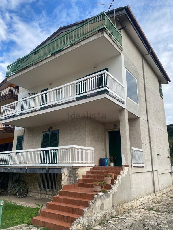 casa indipendente in vendita a Battipaglia in zona Centro Città