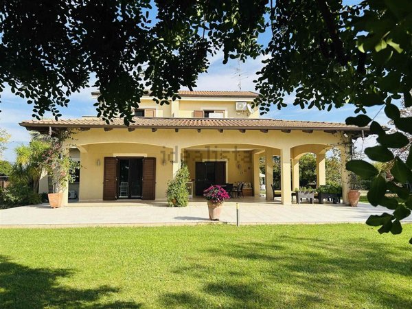 casa indipendente in vendita a Battipaglia