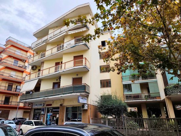 appartamento in vendita a Battipaglia in zona Centro Città