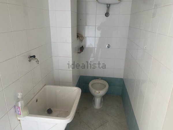 locale commerciale in vendita a Battipaglia