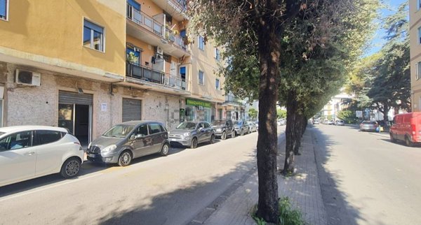 locale commerciale in vendita a Battipaglia