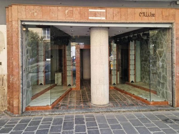 locale commerciale in vendita a Battipaglia in zona Centro Città