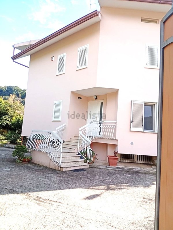 casa indipendente in vendita a Battipaglia