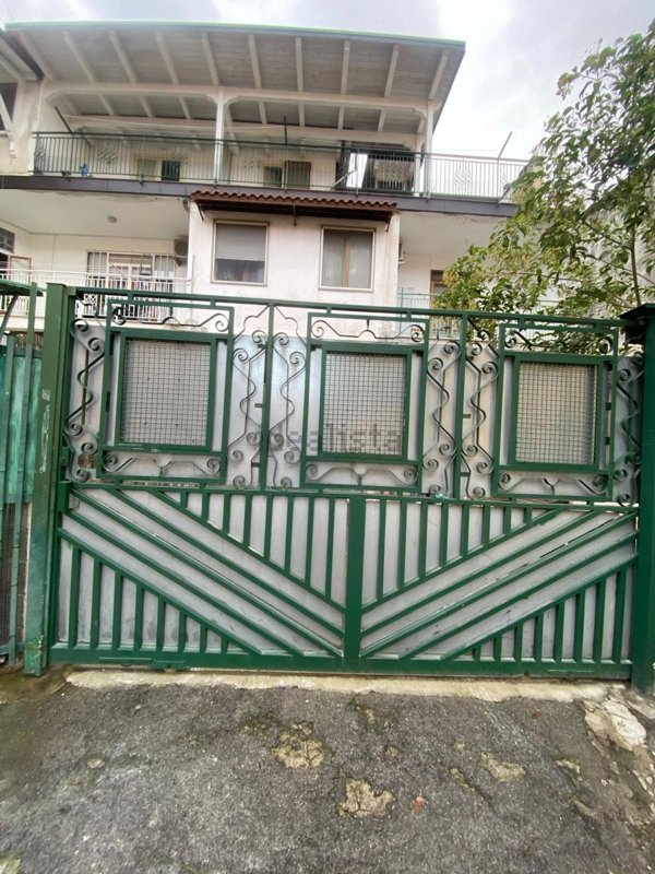 locale commerciale in vendita a Battipaglia in zona Sant'Anna