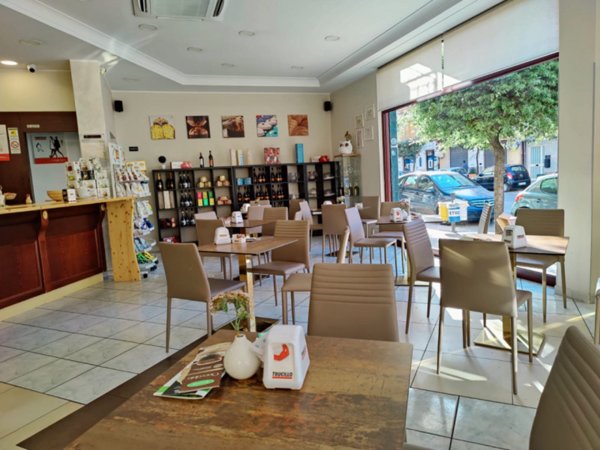 negozio in vendita a Battipaglia in zona Centro Città