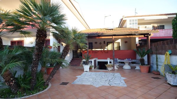 casa indipendente in vendita a Battipaglia