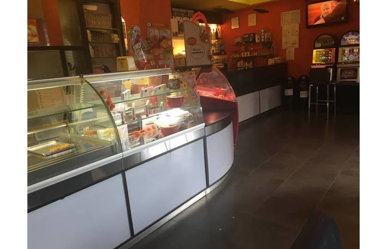 negozio in vendita a Battipaglia