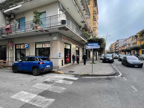 negozio in vendita a Battipaglia