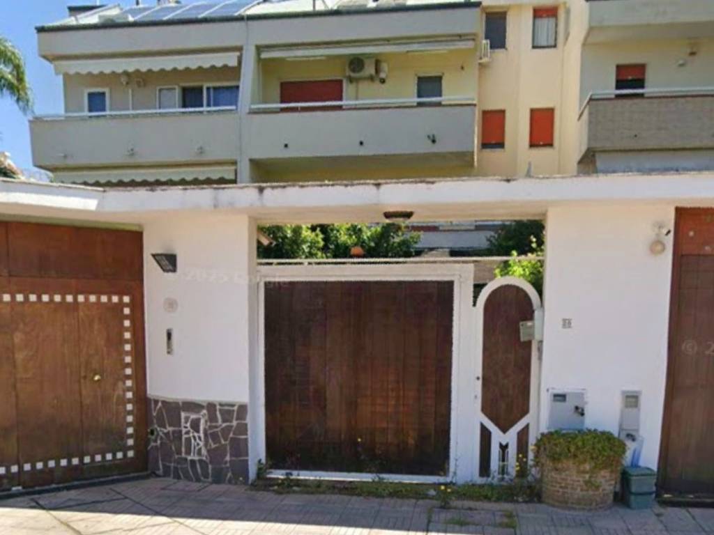 casa indipendente in vendita a Battipaglia in zona Serroni