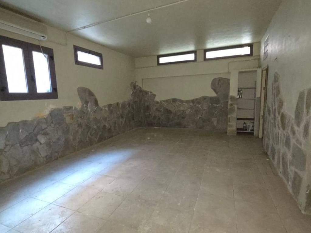 locale commerciale in vendita a Battipaglia in zona Centro Città