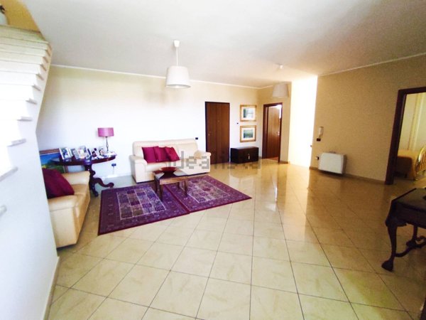 casa indipendente in vendita a Battipaglia in zona Centro Città