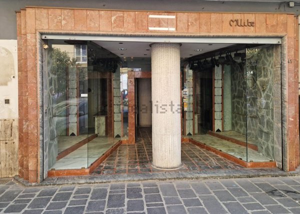 locale commerciale in vendita a Battipaglia in zona Centro Città