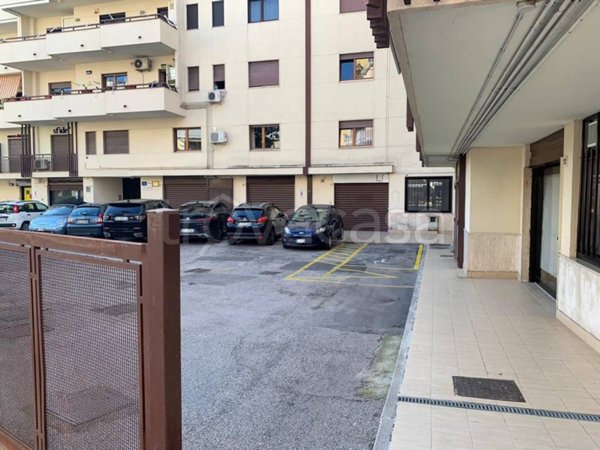 negozio in vendita a Battipaglia in zona Centro Città