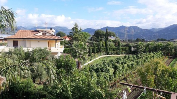 casa indipendente in vendita a Battipaglia