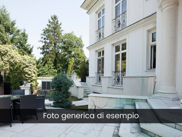 casa indipendente in vendita a Battipaglia