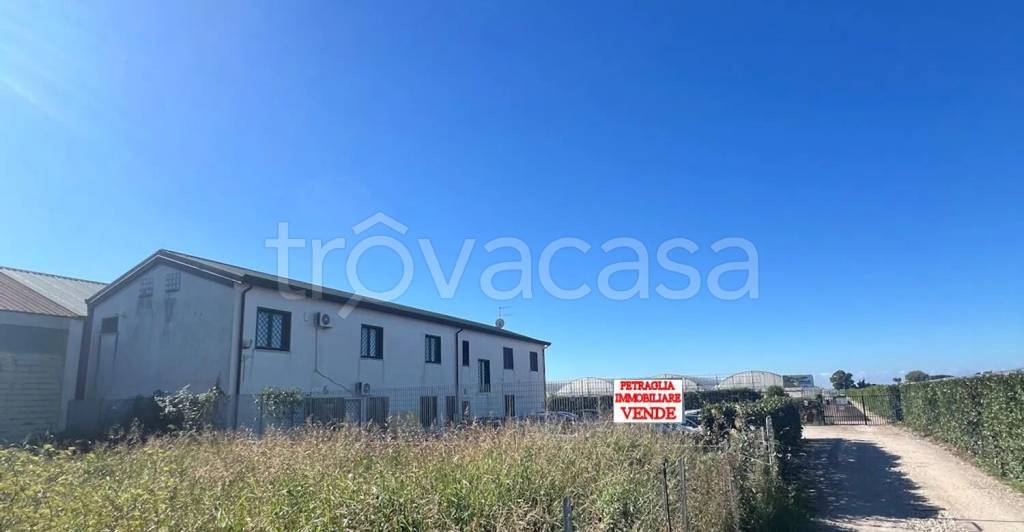 locale commerciale in vendita a Battipaglia