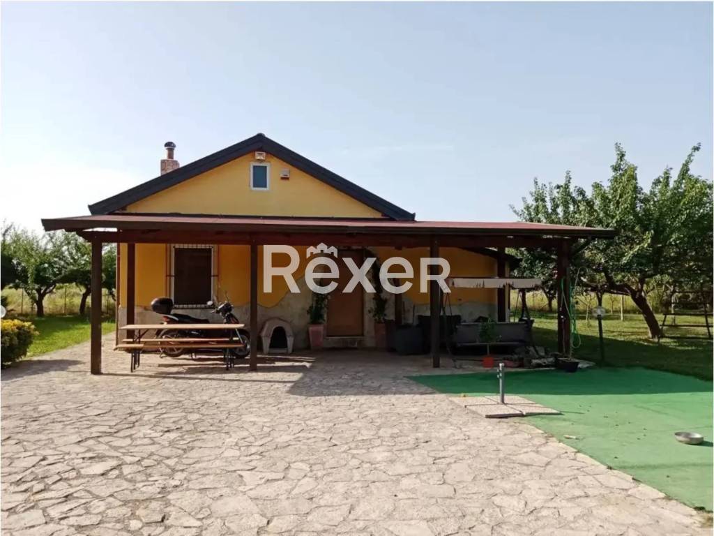 casa indipendente in vendita a Battipaglia