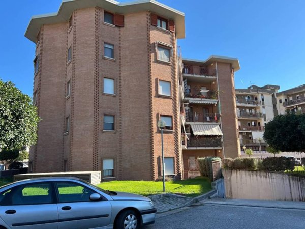 ufficio in vendita a Battipaglia in zona Turco