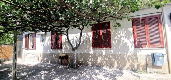 casa indipendente in vendita a Battipaglia in zona Serroni