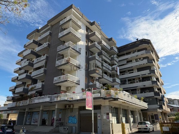 ufficio in vendita a Battipaglia in zona Serroni