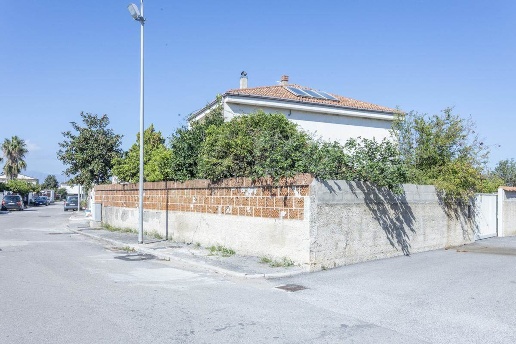 casa indipendente in vendita a Battipaglia in zona Lido Lago