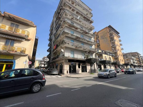 negozio in vendita a Battipaglia