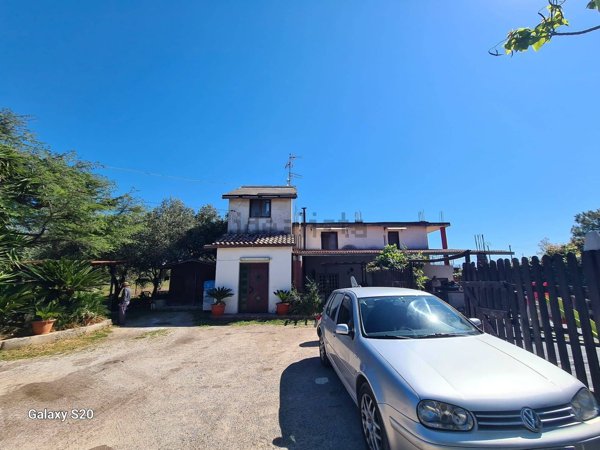 esavano in vendita a Battipaglia in zona Lido Lago
