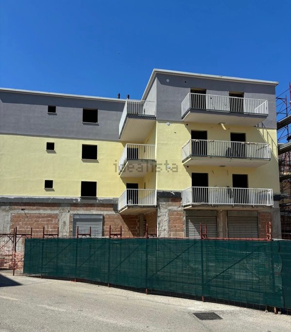 appartamento in vendita a Battipaglia in zona Santa Lucia Inferiore