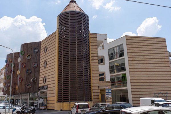 ufficio in vendita a Battipaglia in zona Sant'Anna