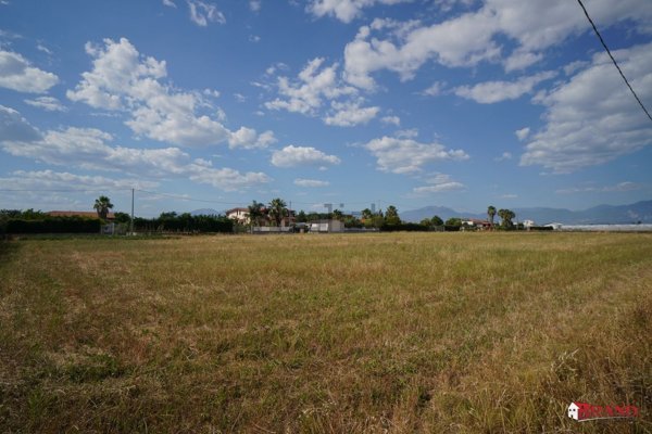 terreno agricolo in vendita a Battipaglia in zona Santa Lucia Inferiore
