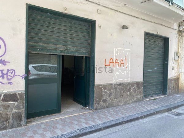 locale commerciale in vendita a Battipaglia