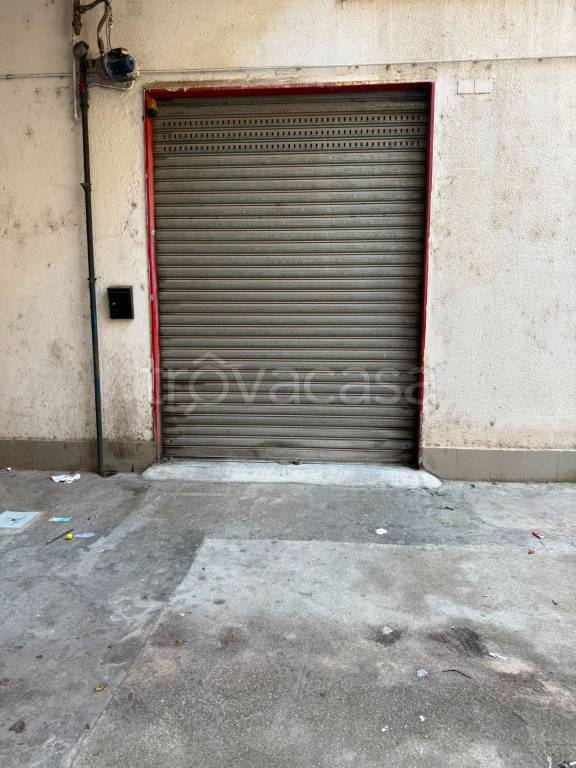 locale commerciale in vendita a Battipaglia