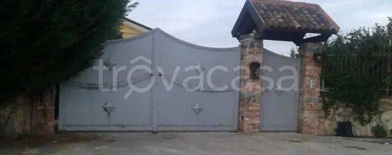 casa indipendente in vendita a Battipaglia in zona Santa Lucia Inferiore