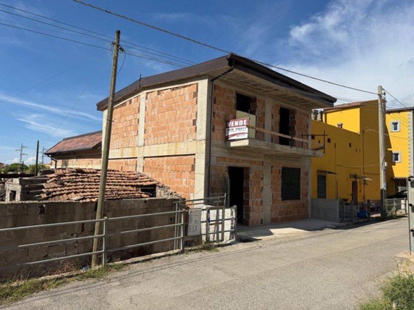 casa indipendente in vendita a Battipaglia in zona Sant'Anna
