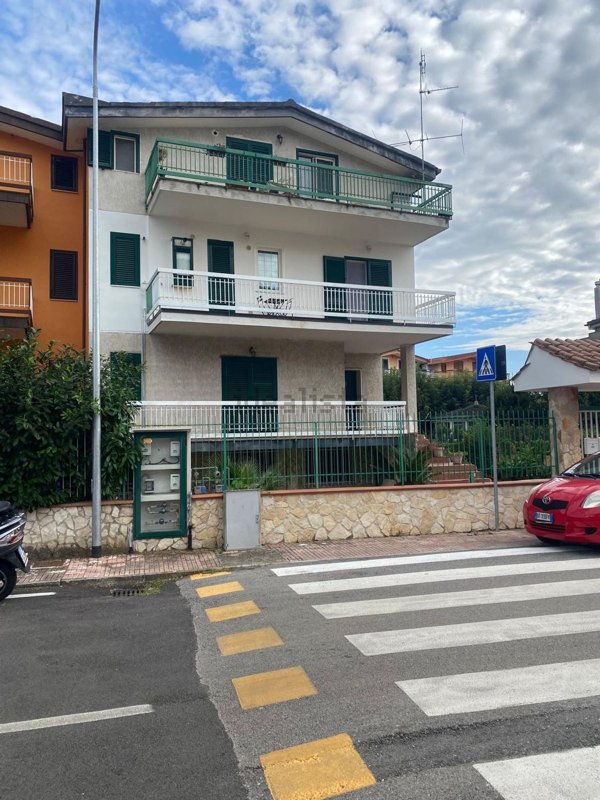 casa indipendente in vendita a Battipaglia in zona Belvedere