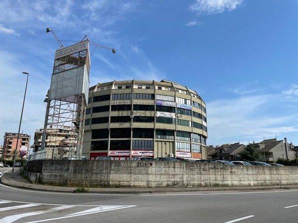 ufficio in vendita a Battipaglia in zona Belvedere