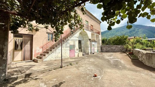 casa indipendente in vendita a Bracigliano