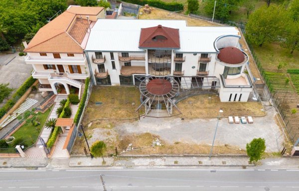 negozio in vendita a Bracigliano