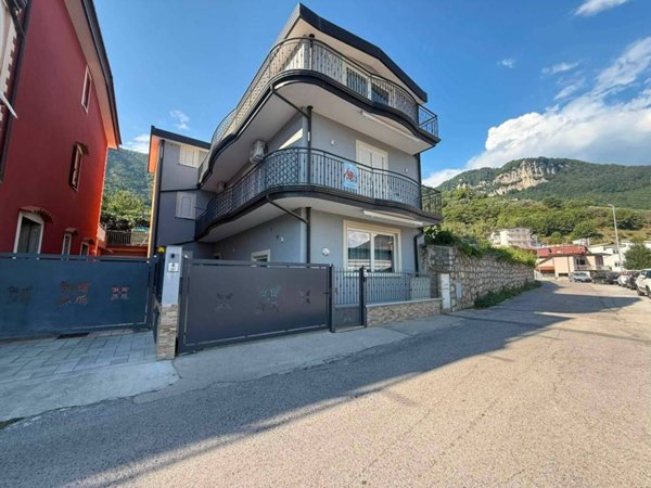casa indipendente in vendita a Bracigliano