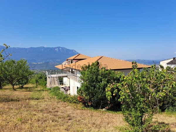 esavano in vendita a Buccino