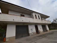 casa indipendente in vendita a Buonabitacolo