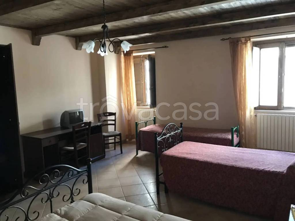 casa indipendente in vendita a Buonabitacolo