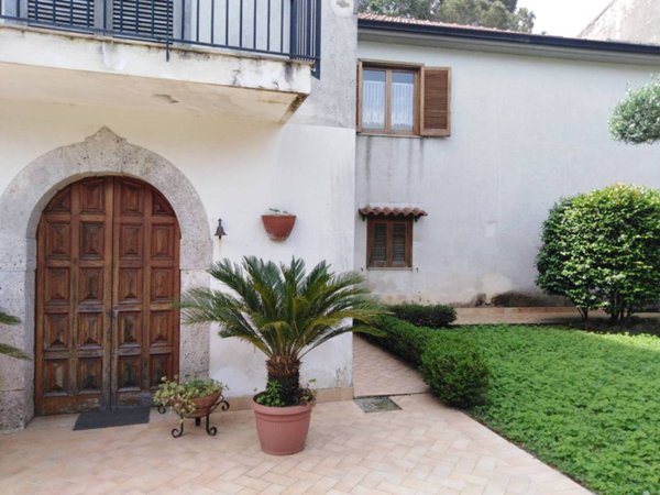 casa indipendente in vendita a Calvanico