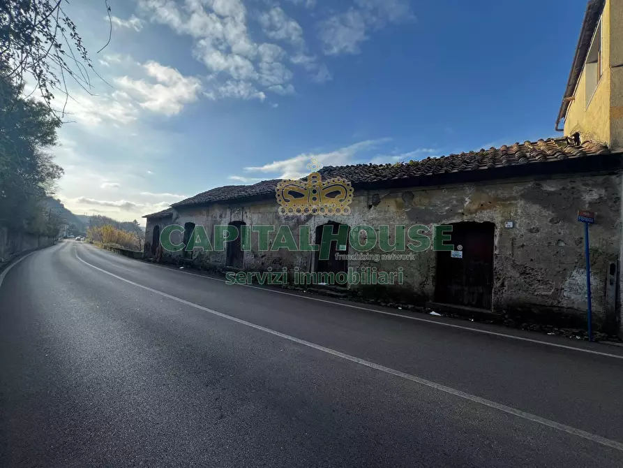 casa indipendente in vendita a Calvanico