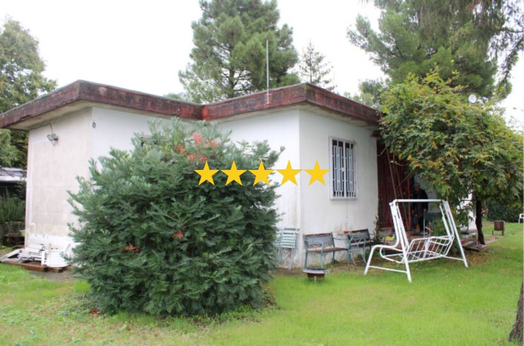 casa indipendente in vendita a Calvanico