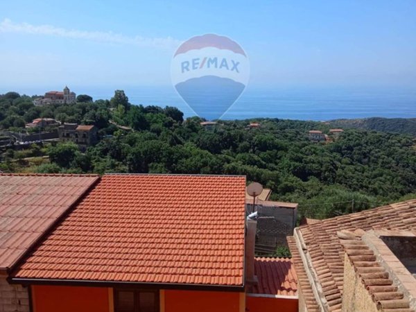 appartamento in vendita a Camerota in zona Marina di Camerota