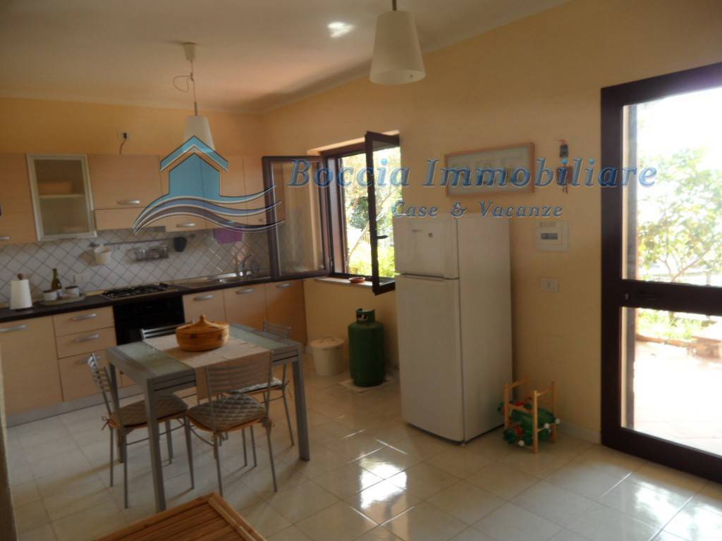 appartamento in vendita a Camerota in zona Marina di Camerota