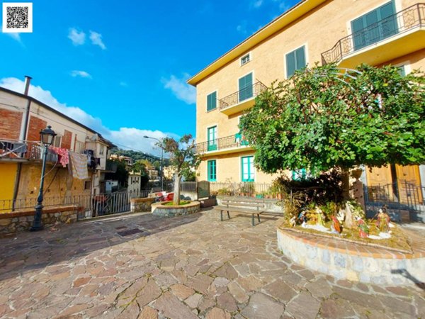 intera palazzina in vendita a Camerota